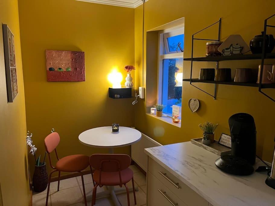 Charming 3 Bedroom Apartment آكيورِيْري المظهر الخارجي الصورة